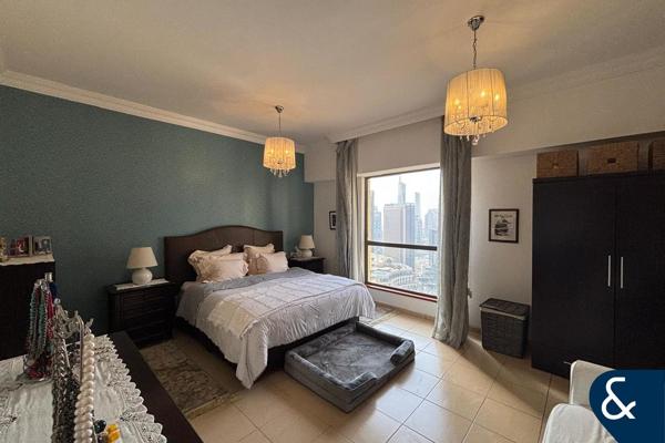 High Floor | Upgraded | Marina views